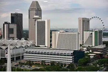 Kedatangan pelawat antarabangsa April merosot kepada 1.36 juta, berikutan paras tinggi pada Mac didorong oleh konsert Taylor Swift di Singapura.