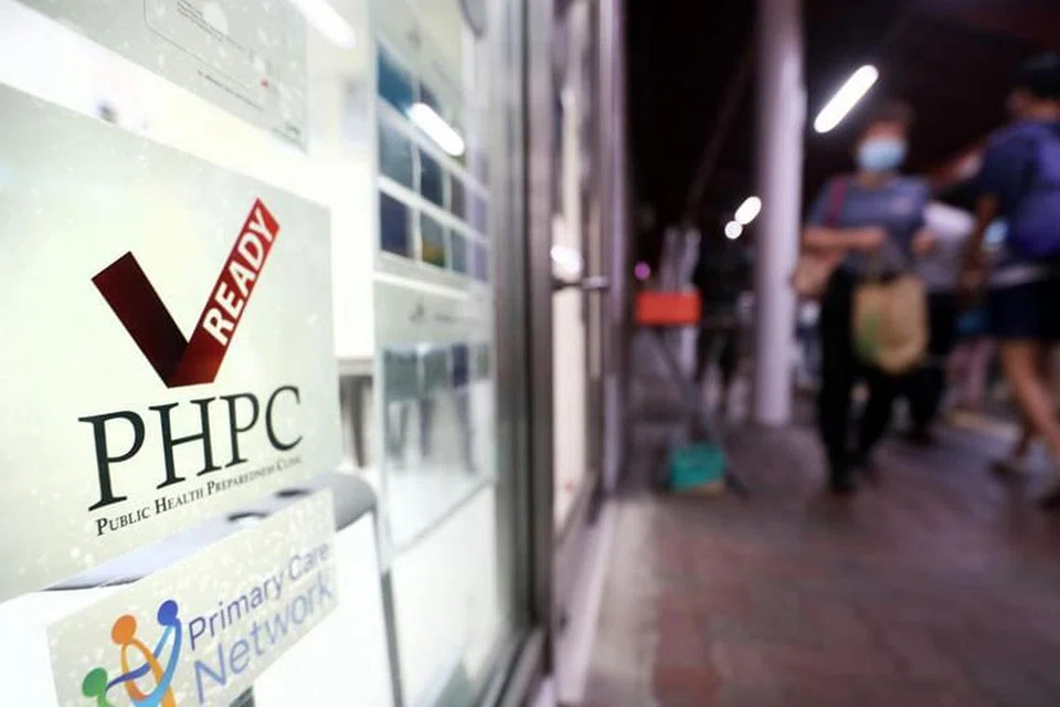 MOH mengerahkan 506 klinik perubatan umum (GP) untuk menawarkan rawatan bersubsidi kepada pesakit yang mempunyai simptom pernafasan. FOTO: LIANHE ZAOBAO