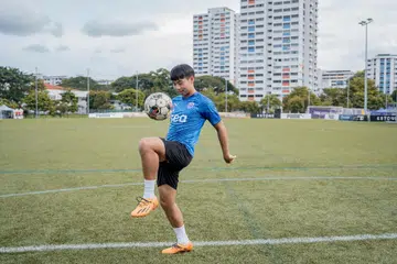 BAKAT MUDA: Nathan Mao membuat penampilan sulungnya dalam Liga Perdana Singapura pada Mac bersama Lion City Sailors, menjadikannya pemain termuda pada usia 15 tahun dan lima hari untuk berbuat demikian dalam sejarah bola sepak tempatan. 