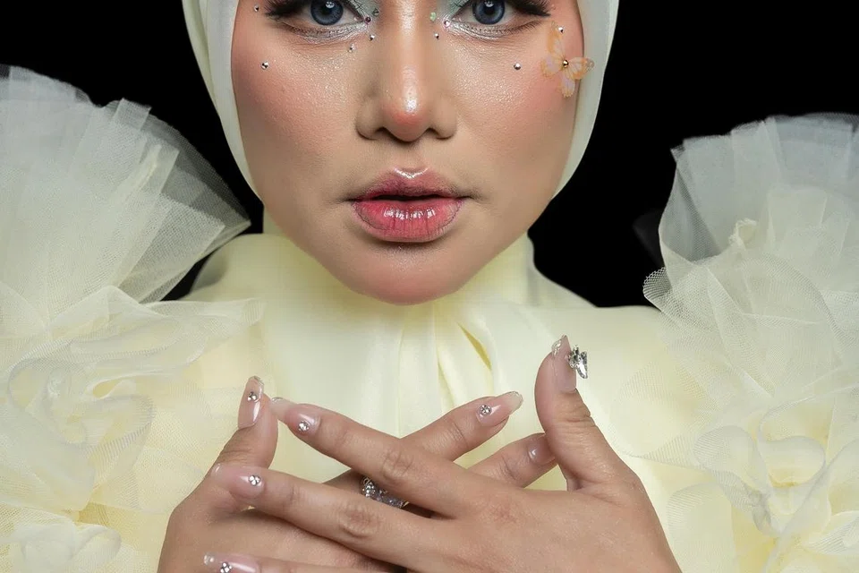 Penyanyi yang juga pelakon, pengacara dan pelawak Elly Mazlein, atau Kak Lina Pom Pom, akan menghiburkan penumpang ‘Cruise Healing’ BH.