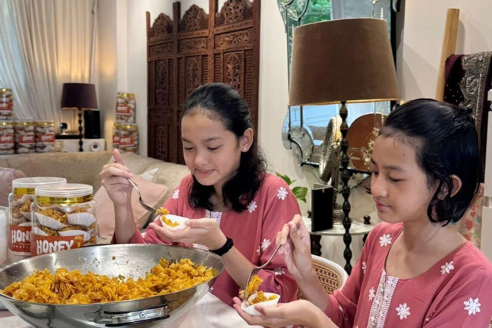 Honey Cornflakes SG, hbb, Alya Inara Azhar, Azra Alesha Azhar, Syra Gulam