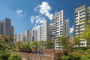 MEMENUHI ASPIRASI WARGA SINGAPURA: Laporan tahunan Lembaga Perumahan dan Pembangunan (HDB) memaklumkan bahawa sejumlah 31,325 flat baru telah siap pada tahun kewangan berakhir 31 Mac lalu, manakala 65,957 flat sedang dalam pembinaan. - Foto fail THE STRAITS TIMES