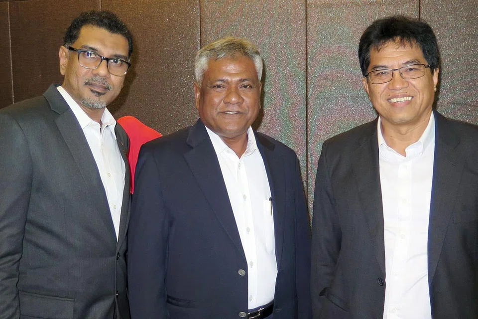 SEDIA KONGSI PENGALAMAN DAN NASIHAT: Dato' Zain Abdullah (tengah) bersama ketua misi perdagangan DPPMS, Encik Abdul Kadir Abdul Hamid (kiri), dan Ketua Pegawai Eksekutif UMLand dan J-Biotech Park Sdn Bhd, Encik Mohd Noor Abdul Salam. - Foto ATIYYAH MOHD SAID