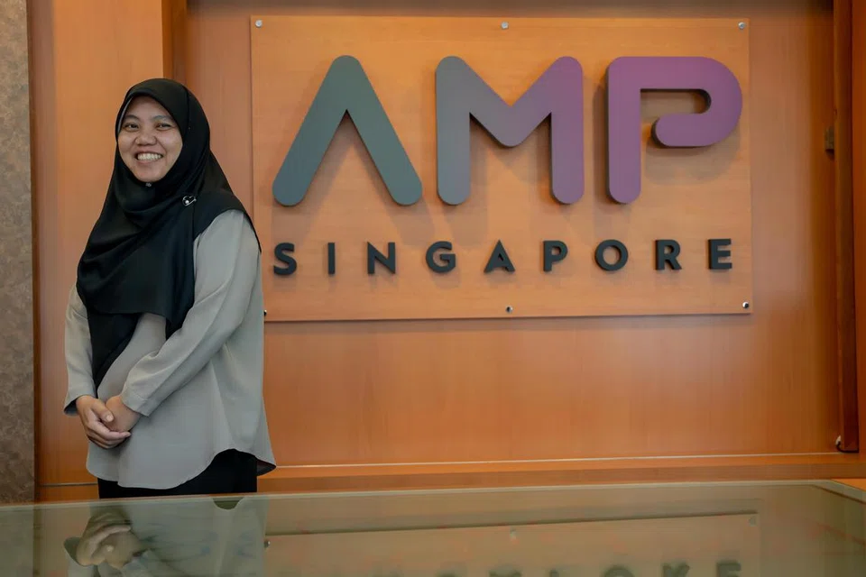 Pegawai kes AMP, Cik Siti Hawa Ahmad, pernah berkhidmat di syarikat hartanah selama 15 tahun. Beliau mengambil keputusan menjadi pegawai kes kerana menyifatkan ia sebagai lebih bermakna.