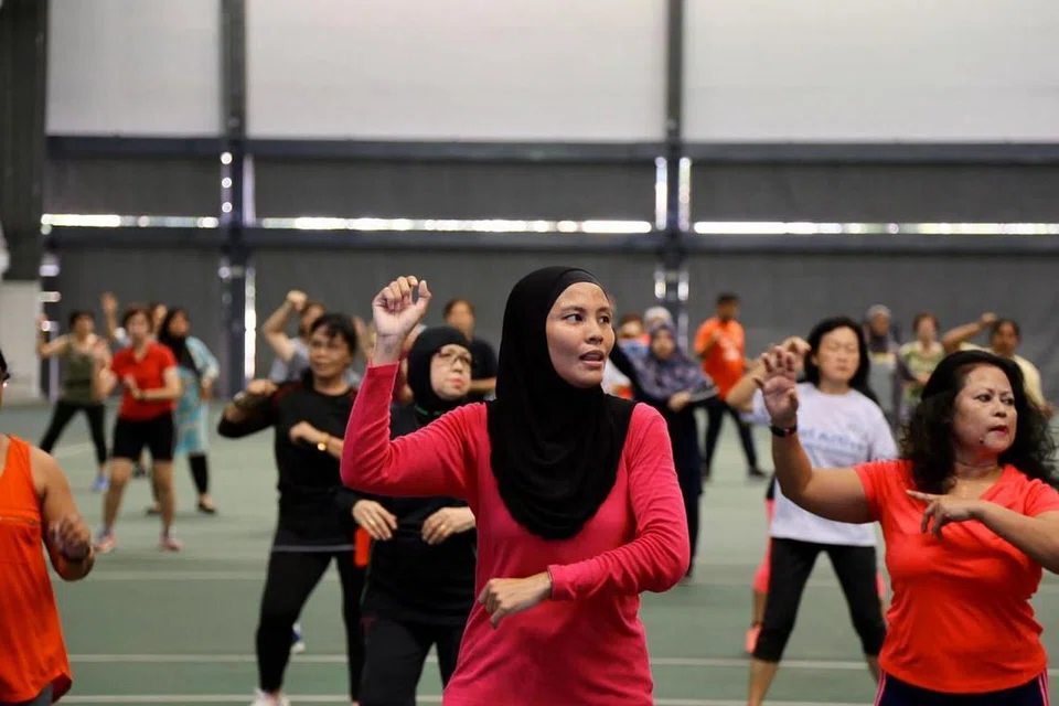 JALANI GAYA HIDUP SIHAT: Our Tampines Hub (OTH) tawar program tarian kesihatan seperti Zumba dan Piloxing sepanjang tahun.