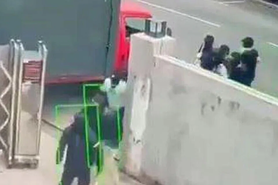 ceroboh, pusat KTV, Cheras, rosakkan barangan