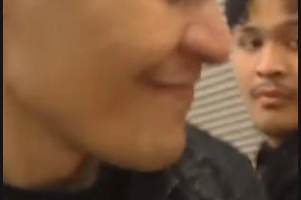 Edry KRU berkongsi video beliau bersama anak ketiganya yang autistik, Emery Edry, 17 tahun.