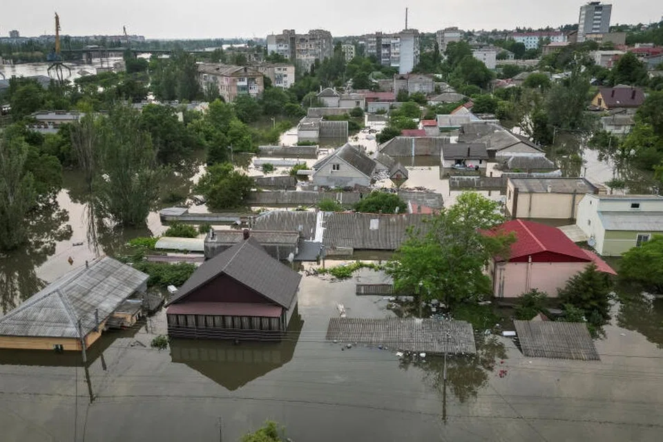 DINAIKI AIR: Begini pemandangan di Kherson apabila empangan Nova Kakhovka pecah. 