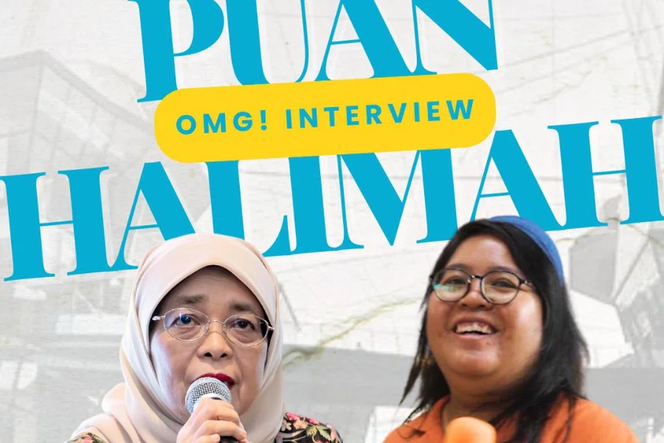 Cik Nur Sabrina Masri (kanan) mewawancara mantan Presiden, Puan Halimah Yacob (kiri), semasa sesi pertama Siri Jauhari Berita Harian yang diadakan pada 31 Mei.