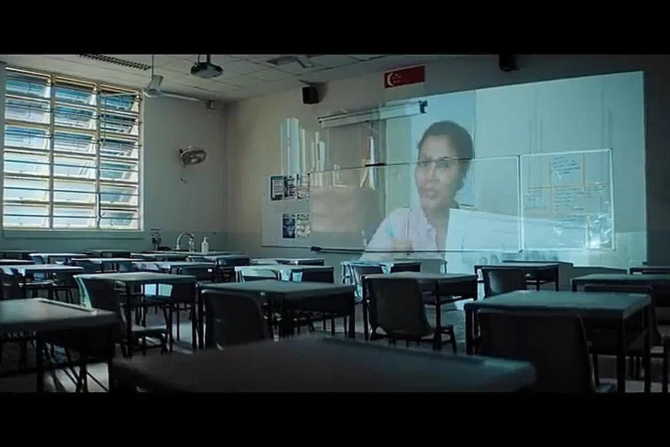 SEMANGAT GURU DIHARGAI: Golongan pendidik yang terus bekerja keras mengendalikan kelas dari rumah, sedang semua sekolah ditutup ekoran penularan Covid-19 turut dipapar. - Foto YOUTUBE GOV.SG