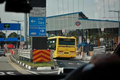 Foto BH oleh JASON QUAH