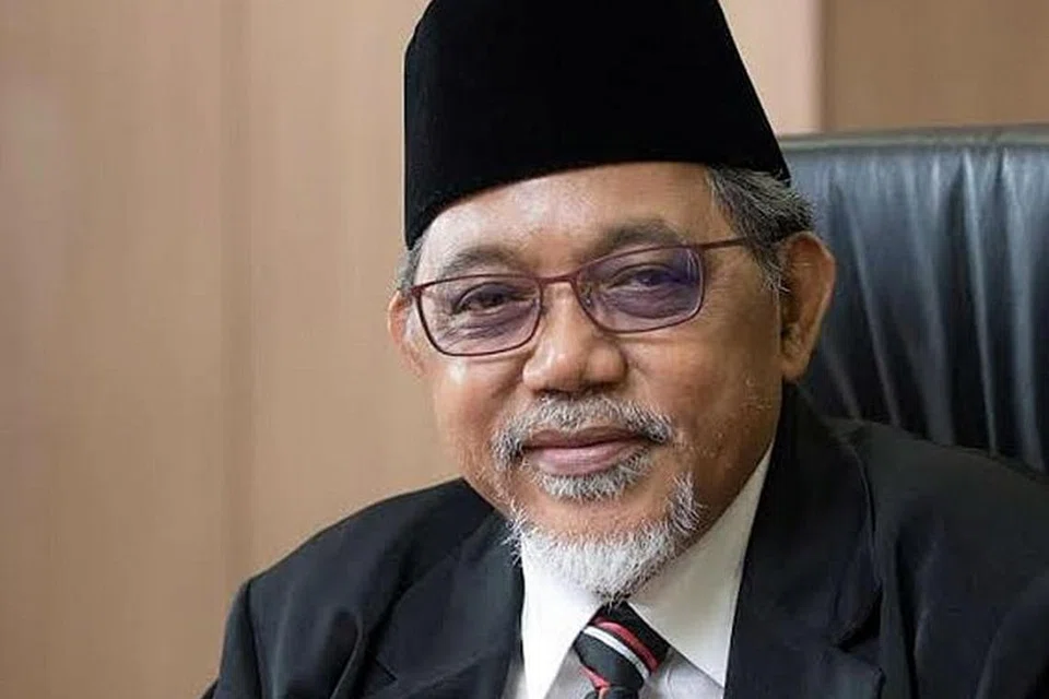 SEKILAS BIODATA: Ustaz Mohamad Haji Rais lulusan sarjana muda bidang teologi dan falsafah dari Universiti Al-Azhar, Mesir. Beliau mantan presiden kanan Mahkamah Syariah.