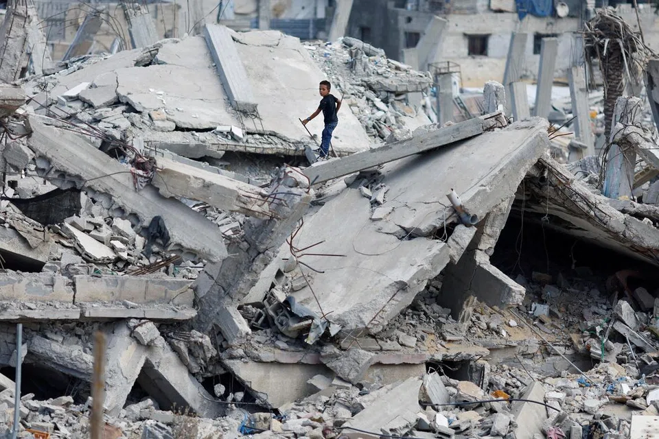 Jaluran Gaza hampir musnah sepenuhnya dan lebih 45,000 rakyat Palestin terbunuh akibat serangan balas dan berterusan Israel sejak perang meletus pada 7 Oktober 2023.