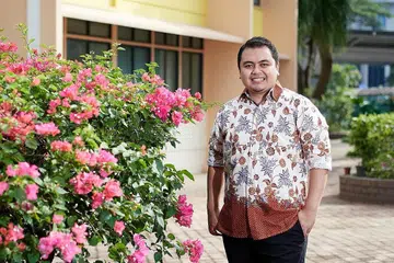 MAHU TARIK BELIA: Cikgu Amirul mahu menarik minat lebih ramai anak muda untuk terlibat sama dalam kerja kemasyarakatan. - Foto BM oleh LIN ZHAOWEI