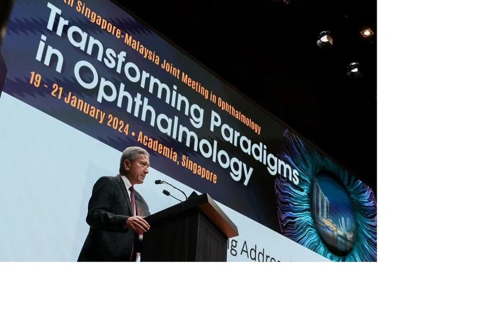 KERJASAMA GLOBAL: Menteri Ehwal Luar, Dr Vivian Balakrishnan, merasmikan mesyuarat bersama Singapura-Malaysia untuk meningkatkan taraf penjagaan kesihatan mata serantau. 