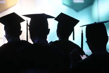 Gaji bulanan kasar median untuk kohort siswazah dari universiti swasta pada 2023 juga meningkat daripada kumpulan 2022.