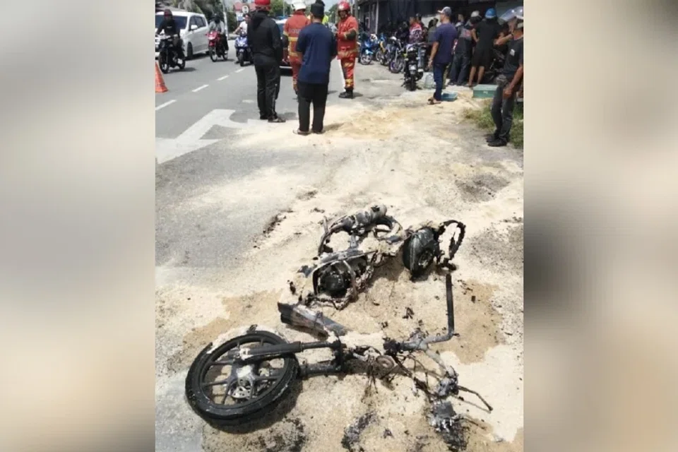 motosikal hangus, kemalangan, wanita hamil