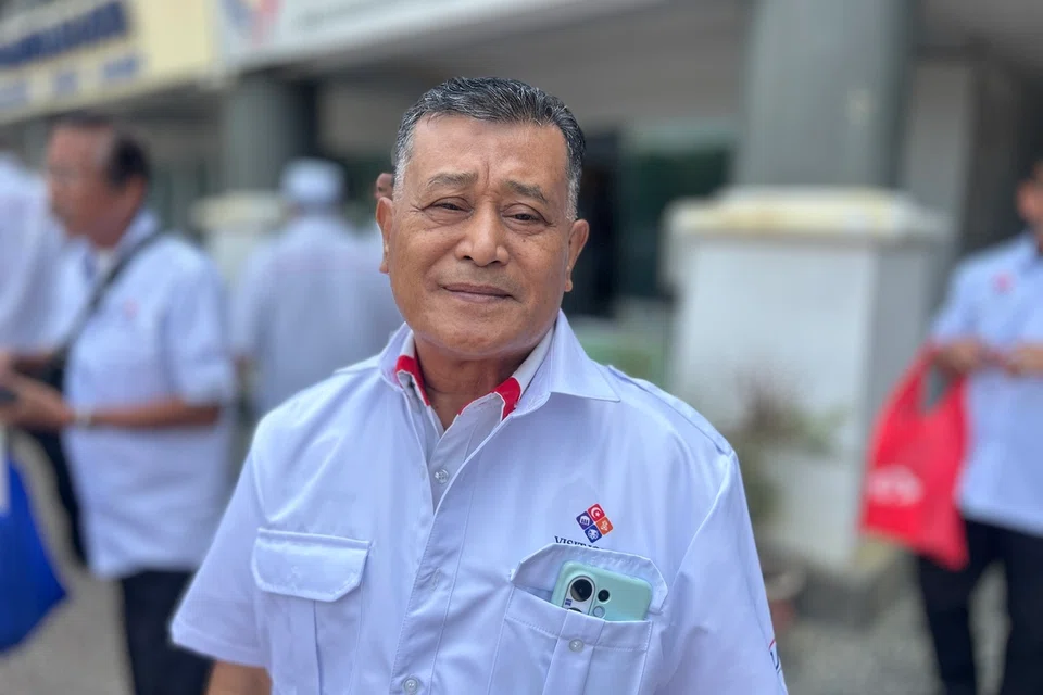 Pengerusi Gabungan Tiga Persatuan Teksi Rentas Sempadan Johor Bahru-Singapura, Encik Mohd Suhaimi Saidi, berkata ada yang sudah menerima surat tawaran permit tetapi tidak dapat mengeluarkan kenderaan kerana dokumen kewangan mereka tidak cukup kukuh.