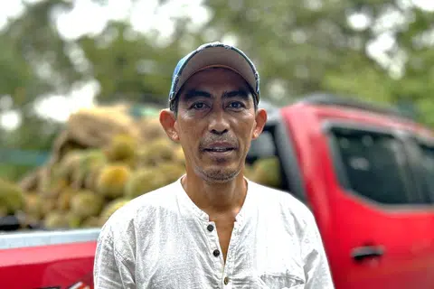 Pengusaha Dusun Durian Landak, Encik Abdul Hadi Ahmad Sani.