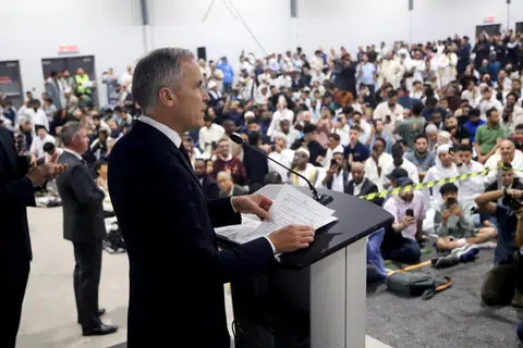 Perdana Menteri Canada, Encik Mark Carney, berucap di sambutan Aidiladha di Persatuan Muslim Canada (MAC) di Ottawa, Ontario, pada 6 Jun.