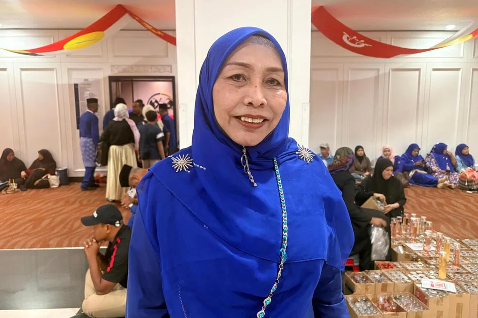 Timbalan Pengerusi Tetap Umno bahagian Padang Rengas (Perak), Cik Norlehan Alang, 62 tahun.