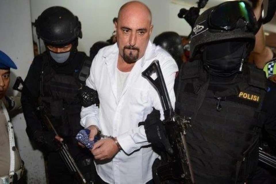 Serge Atlaoui sentiasa menafikan bahawa dirinya seorang pengedar dadah, sebaliknya berkata beliau hanya memasang mesin di sebuah kilang yang disangkanya kilang akrilik.
