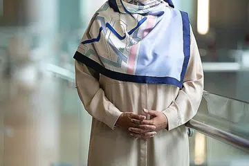 TIDAK DILUPAKAN: Salah satu pengalaman yang tidak dapat dilupakan adalah apabila Cik Sukartini membantu dua anggota yang bakal mencapai usia persaraan tetapi ingin terus bekerja di syarikat mereka. Dua pekerja itu akhirnya berjaya diambil bekerja semula oleh syarikat mereka. - Foto NTUC