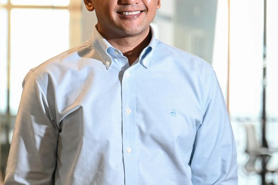 Ketua Pegawai Eksekutif (CEO) firma pelaburan tempatan, Quantedge Capital, Encik Suhaimi Zainul-Abidin, menerajui latihan ‘table-top’ (TTX) bersama sembilan institusi kewangan sebagai sebahagian daripada Latihan SG Ready 2025 bagi menyokong kempen Pertahanan Mutlak.