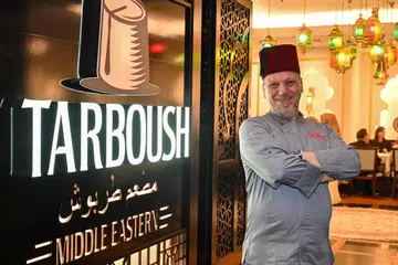 Cef selebriti Malaysia, Cef Ammar Al Ali, di restoran Tarboush yang terletak di Village Hotel Bugis. 