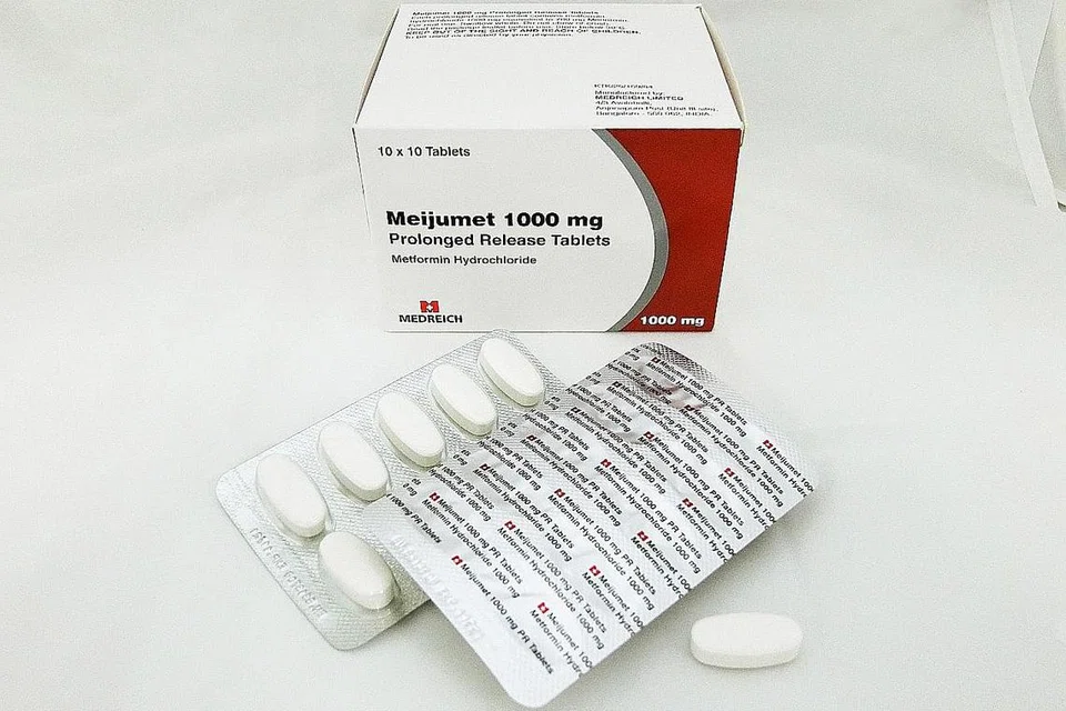 DITARIK BALIK: Tiga versi ubat metformin yang terjejas ialah Glucient XR Tablet 500 mg; Meijumet Prolonged Release Tablet dalam versi 750mg dan 1,000 mg (gambar). - Foto HSA