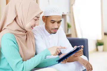 Walaupun kita telah berusaha sebaik mungkin dalam menilai antara dua pilihan, kita tetap manusia yang tidak sempurna dan kadangkala tersilap dalam membuat keputusan. Maka perbincangan perlu dalam membuat sebarang keputusan.