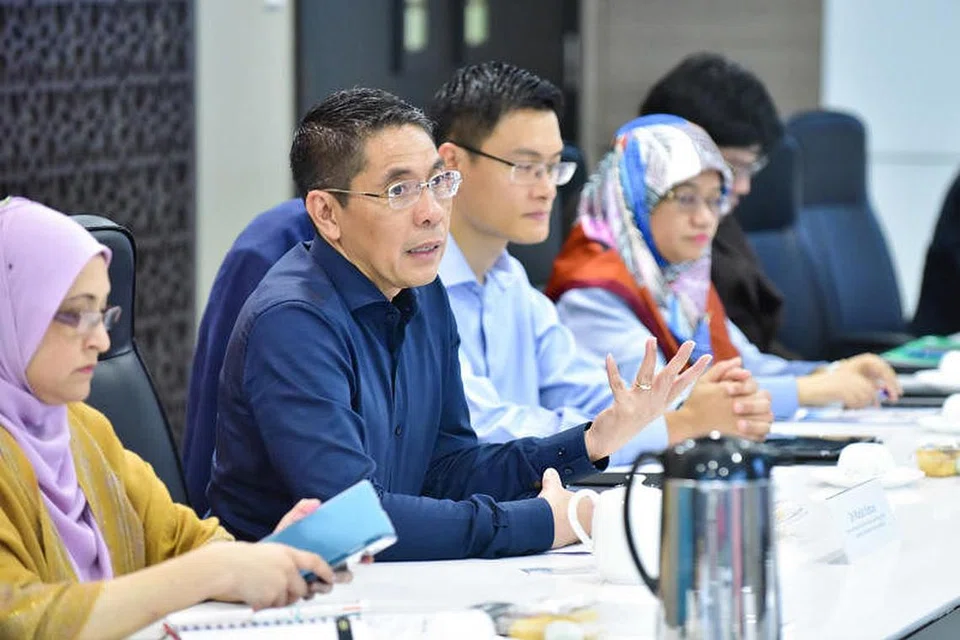 Dr Maliki Osman mempengerusikan mesyuarat Cofa. FOTO: MUIS