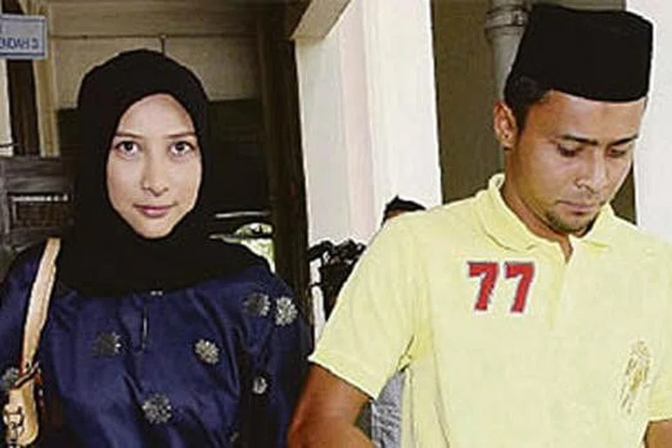 TUNTUT HAK: Rita Rudaini (kiri) menuntut bekas suami (kanan) supaya bertanggungjawab. - Foto fail