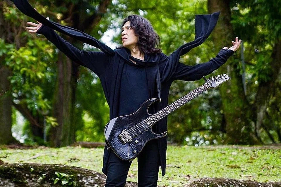 SELAMI CITA RASA ANAK MUDA: Addy Cradle teruja membimbing pelajar dan bekas pelajar Institut Pendidikan Teknikal (ITE) yang terlibat dalam konsert 'Vocal Xchange 2019' kerana ingin pastikan dirinya relevan dalam memahami dunia muzik generasi masa kini. - Foto INSTAGRAM ADDY CRADLE