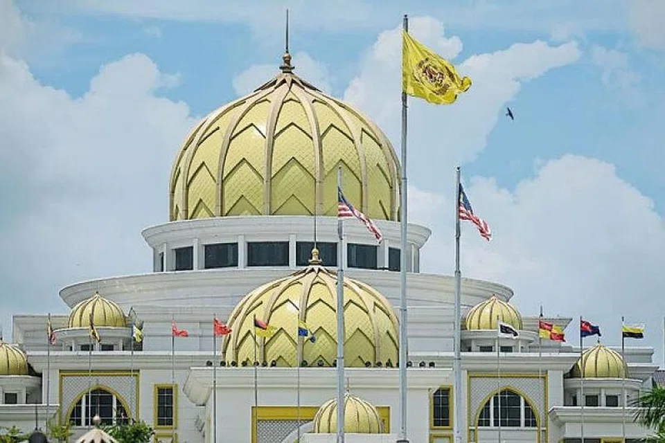 Istana Negara hari ini menerima keberangkatan Raja-Raja Melayu untuk Perbincangan Khas.