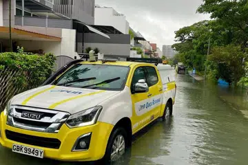 Pasukan Respons Pantas PUB dikerahkan ke Jalan Seaview pada 10 Januari untuk membantu penduduk.