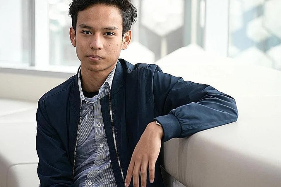 MINAT DENGAN INDUSTRI MARITIM: Encik Luqmanul Hakeem Yusof mendapat inspirasi untuk menyertai industri maritim daripada pengalaman keluarga dan rakan-rakannya dan kini sedang menjalani program pelatih bersama syarikat khidmat pengurusan kapal Bernhard Schulte Shipmanagement (BSM) Singapore sebagai penolong teknikal di bawah Program Pelatih SGUnited. - Foto BH oleh NG SOR LUAN