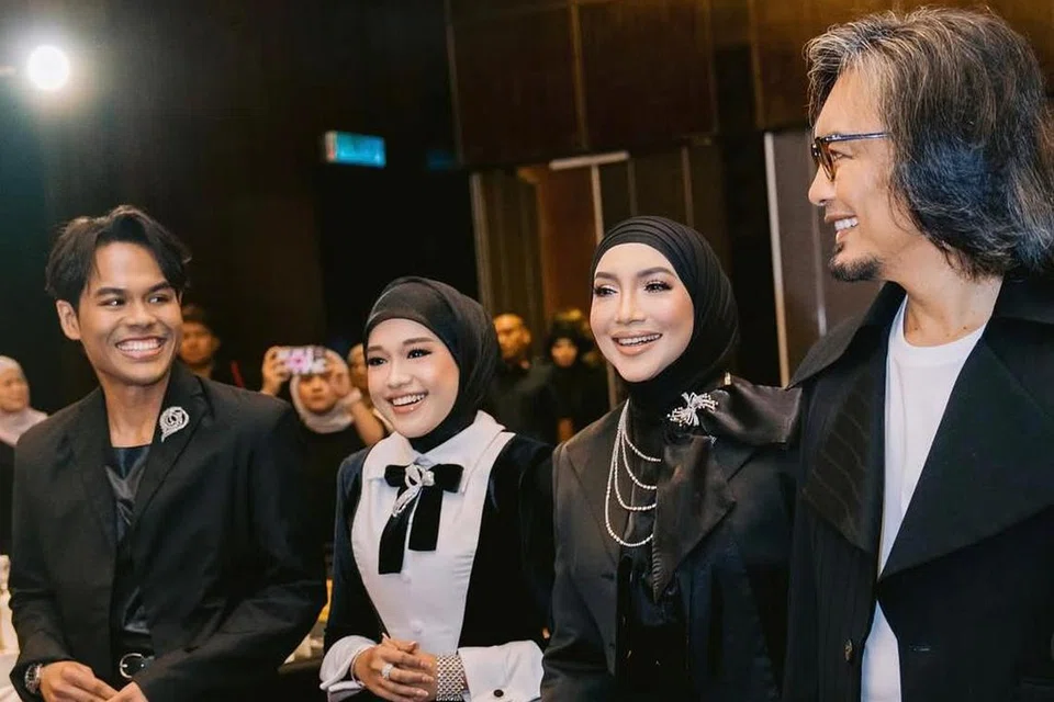 ‘Konsert Empat Live In Kuala Lumpur 2025’ yang menggabungkan penyanyi sekeluarga iaitu (dari kanan) Anuar Zain, Ziana Zain, Ernie Zakri dan Syamel, dijangka penuh kejutan. Konsert tersebut bakal berlangsung pada 18 Oktober di Mega Star Arena.