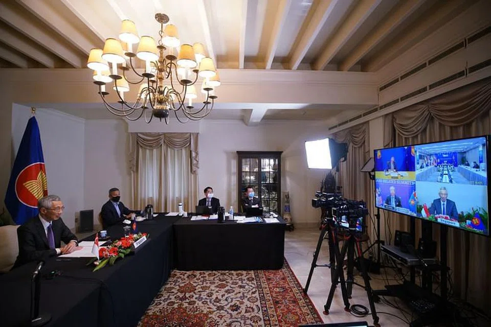 Perdana Menteri Lee Hsien Loong semasa satu dialog maya di antara Asean dan Australia pada 14 November. 