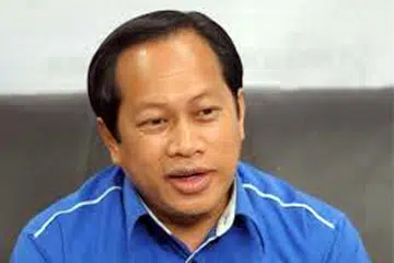 WASPADA: Timbalan Menteri Kewangan, Datuk Ahmad Maslan, mengingatkan para pesara supaya berhati-hati dalam mengendalikan wang pencen mereka yang kini menjadi sasaran penipuan.