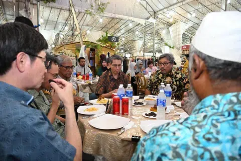 Faishal Ibrahim, Zainul Abidin Rasheed, Zaki Ma’arof 