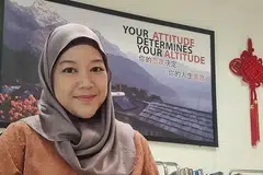 HARAPAN SEGARKAN BAHASA MELAYU: Cik Maraini berharap mereka yang berbakat dan berkemampuan untuk menguasai bahasa ibunda agar terus menjadi duta yang mempromosikan bahasa ibunda. - Foto ihsan MARIANI SALLEH