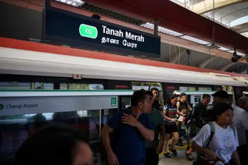 Khidmat MRT antara stesen Tanah Merah dan Tampines digantung empat hari bagi kerja landasan dijalankan menghubungkan Laluan Timur-Barat ke Depoh Bersepadu East Coast yang baru.