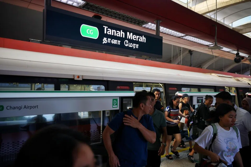 Khidmat MRT antara stesen Tanah Merah dan Tampines digantung empat hari bagi kerja landasan dijalankan menghubungkan Laluan Timur-Barat ke Depoh Bersepadu East Coast yang baru.