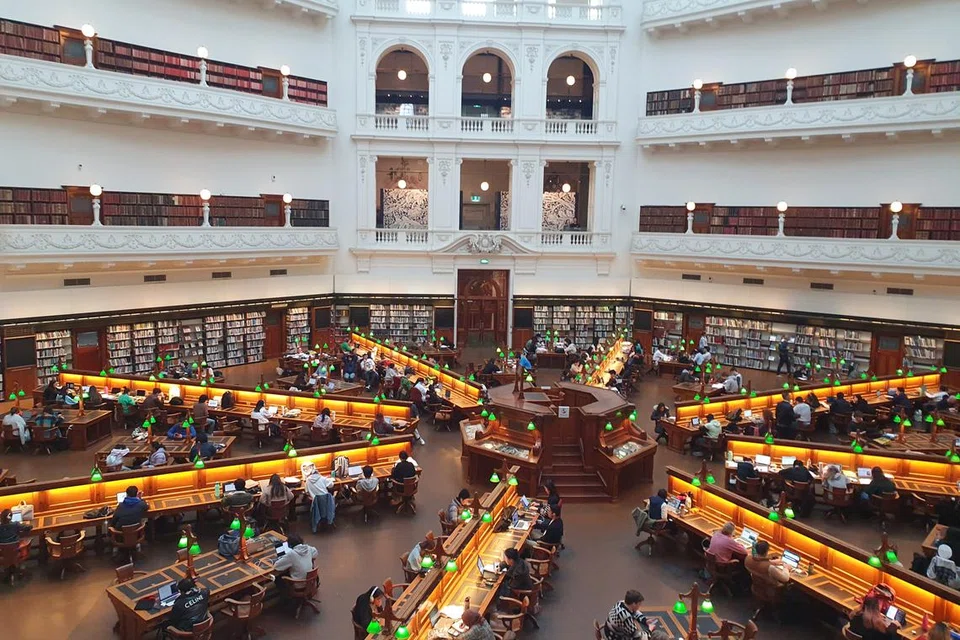 STATE LIBRARY VICTORIA: Perpustakaan awam enam tingkat ini menjadi tumpuan pengunjung ke bandar Melbourne.