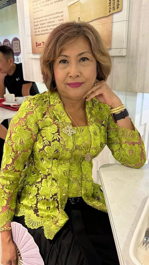Cik Sufiah Hamzah memilih untuk menempah baju yang dipakai semasa Hari Raya dan majlis keramaian kerana menitikberatkan pilihan kain yang tidak panas dan selesa untuk dipakai.  