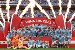 RAI KEJAYAAN:  Pemain Manchester City merayakan kejayaan menjuarai Piala FA England selepas menewaskan pasukan tetangga, Manchester United, 2-1 di Stadium  Wembley pada 3 Jun. 