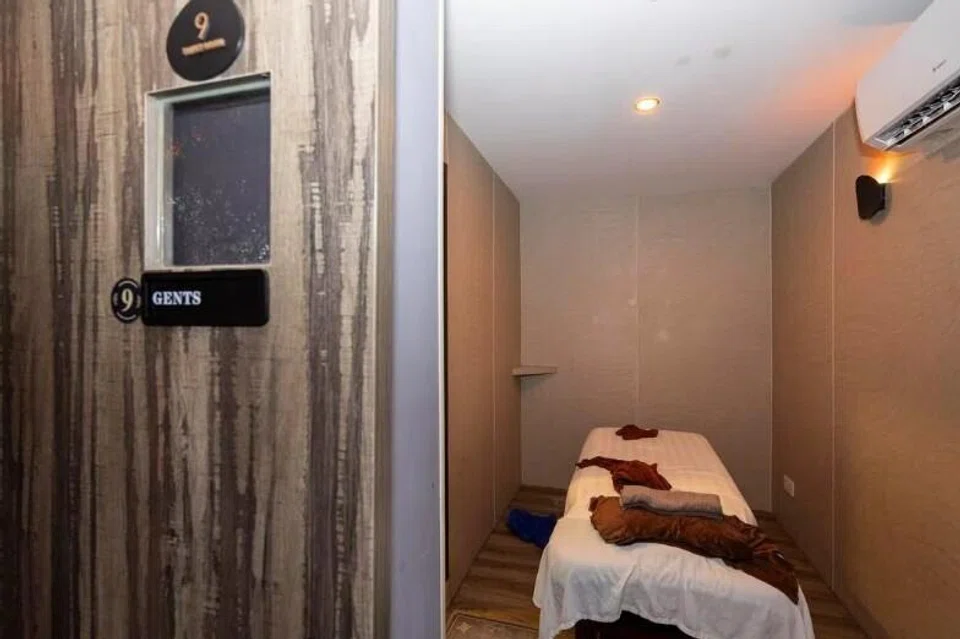 Singapore, massage outlet, shop, pusat urut, peraturan lebih ketat, pelesenan wajib, polis