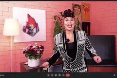 MAHU TERUS KELIHATAN PROFESIONAL: Itulah sebab di sebalik langkah Nurul Huda buat studio sendiri di rumah tatkala mengadakan rancangan hiburannya untuk TV3, 'Melodi'. - Foto KUPU-KUPU/INSTAGRAM