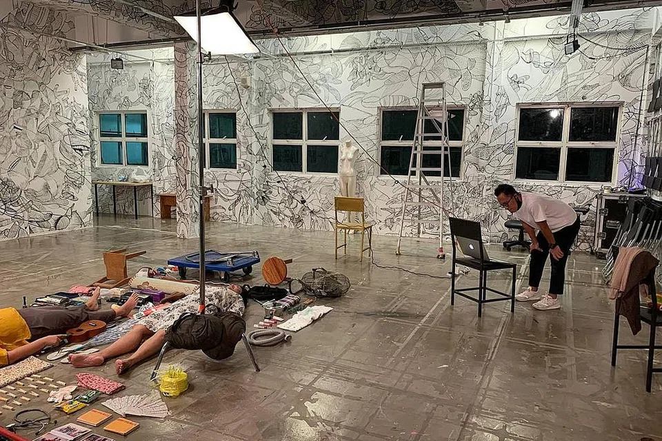 DIBATAL: Pementasan Pulang Balik (gambar atas) yang telah pun menjalani beberapa sesi latihan, terpaksa dibatalkan. - Foto TEATER EKAMATRA 